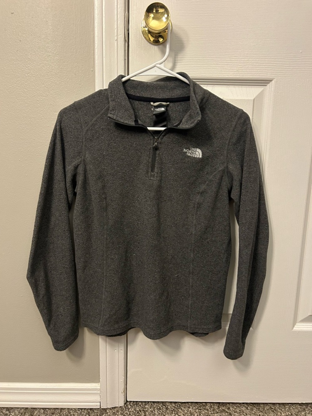 The North Face Women's Gray Quarter-Zip Fleece Pullover - Size Small